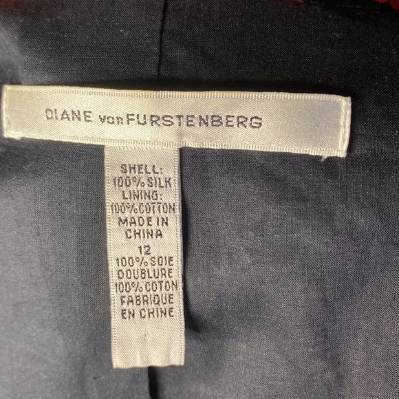 DIANE VON FURSTENBERG
Silk Floral Print Blazer Size 12 - Picture 11 of 11